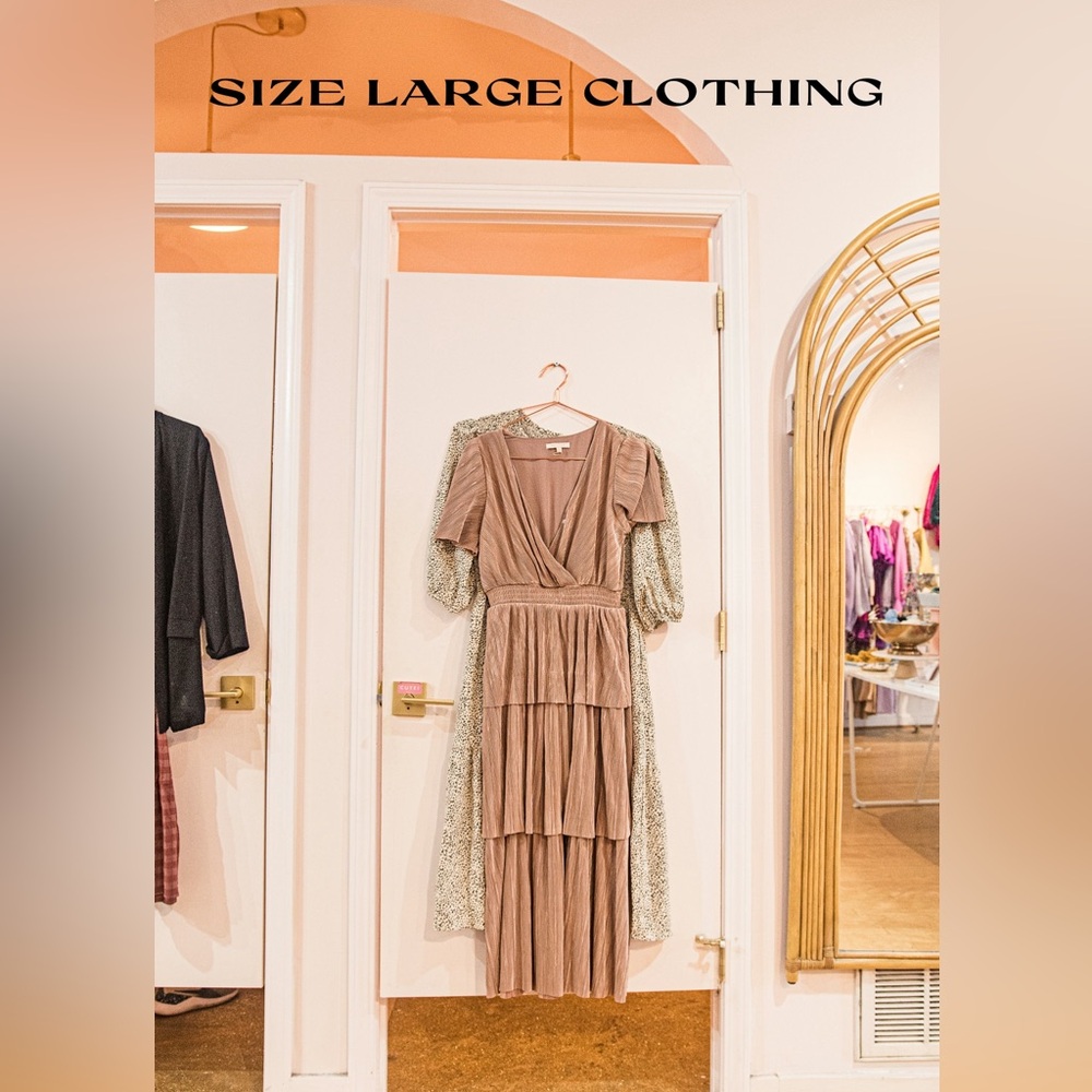 Size large Size large clothing for live show